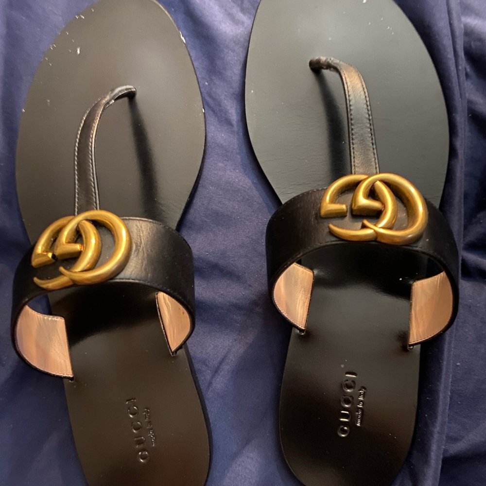 Gucci Leather Thong Sandal with Double G